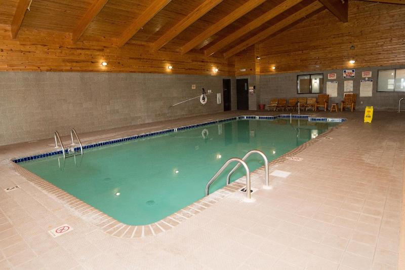 בית מלון כפרי Hometown Inn And Suites Belle Plaine