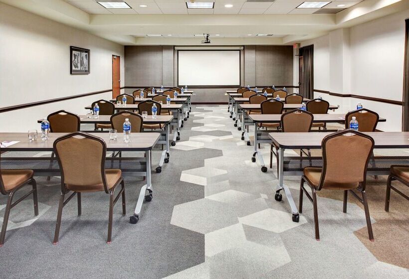 בית מלון כפרי Hyatt Place Tampa Busch Gardens