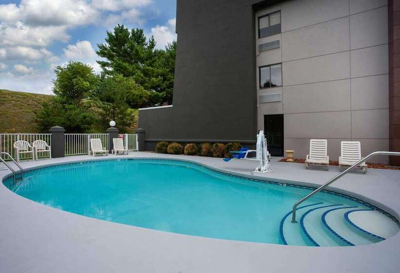 هتل La Quinta Inn By Wyndham Roanoke Salem