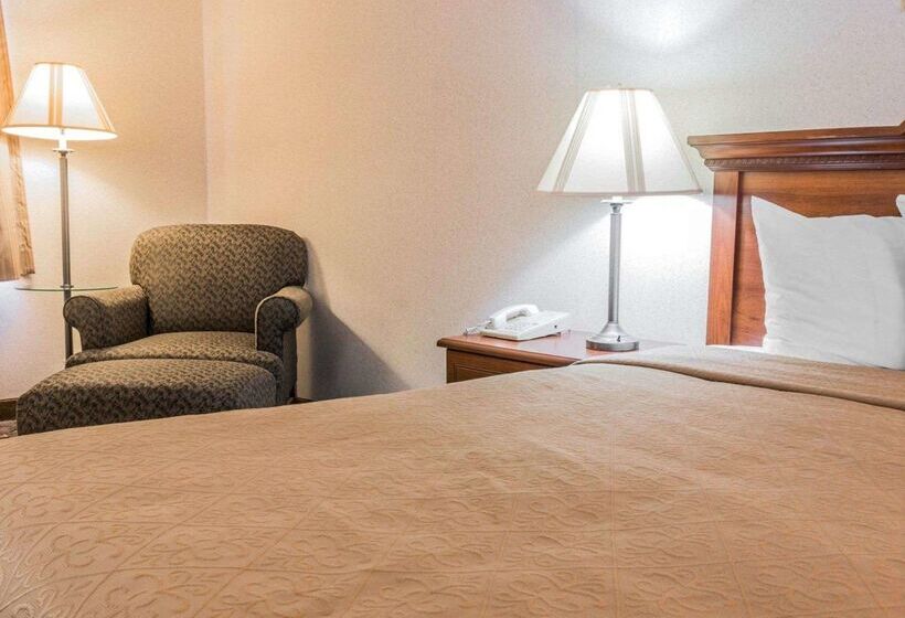 هتل Quality Inn Grand Rapids North
