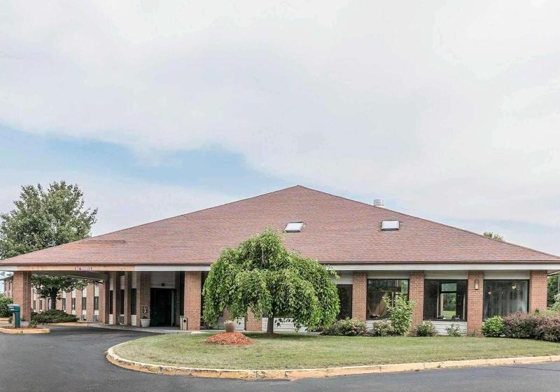 هتل Quality Inn Grand Rapids North