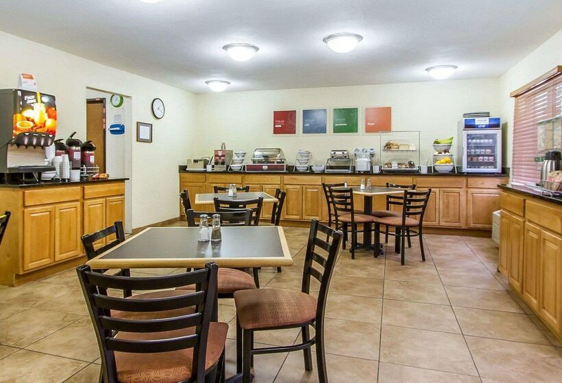 Отель Quality Inn Macomb Near University Area