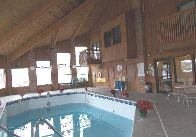 בית מלון כפרי Royalton Inn And Suites, Wilmington,ohio