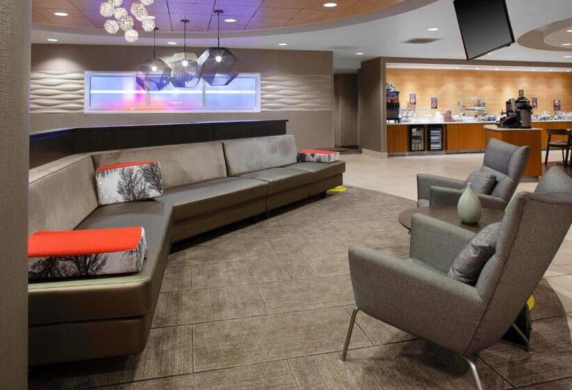 בית מלון כפרי Springhill Suites Cincinnati North Forest Park