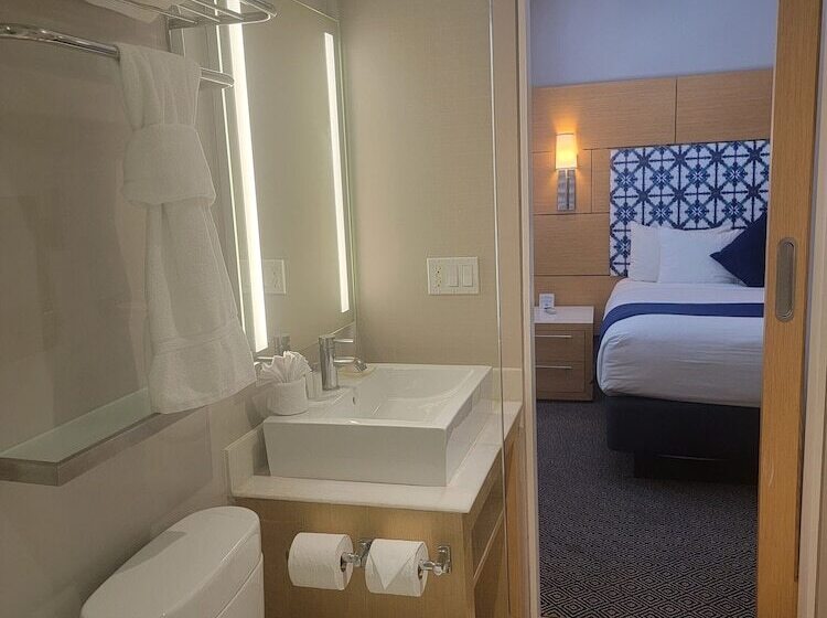 هتل The Landon Bay Harbor Miami Beach