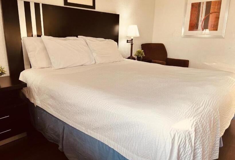 هتل Travelodge By Wyndham Valleyfair Shakopee