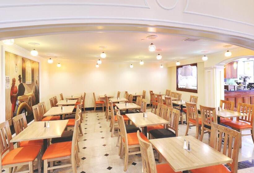 فندق Wyndham Garden Baronne Plaza