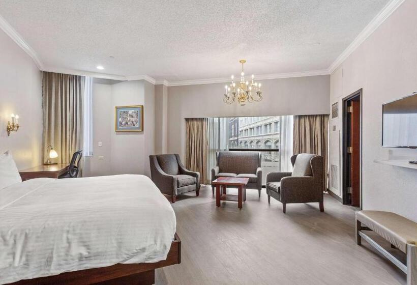 فندق Wyndham Garden Baronne Plaza