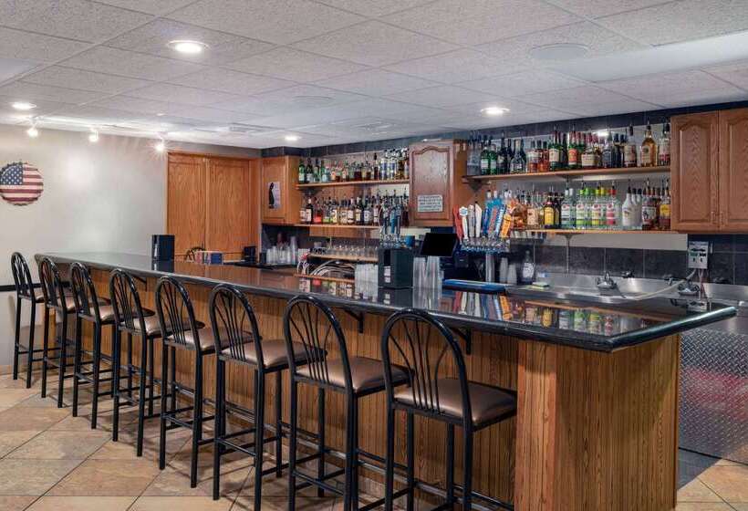 فندق على الطريق Americinn By Wyndham Aberdeen  Event Center