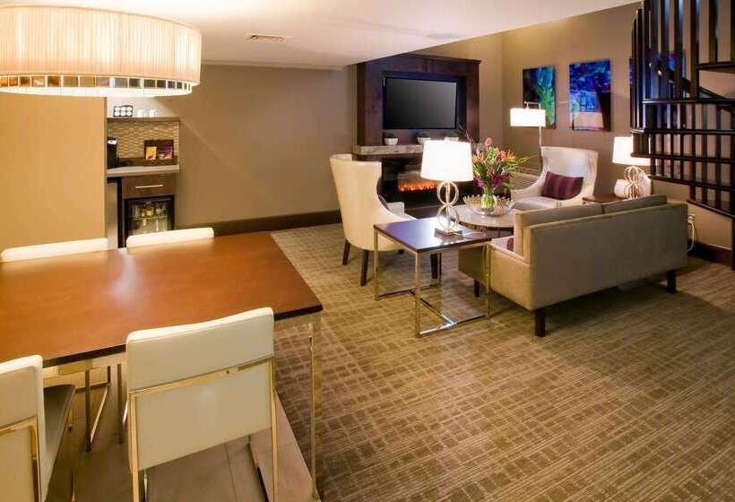 Oasis Hotel & Conv. Center, Ascend Hotel Collection