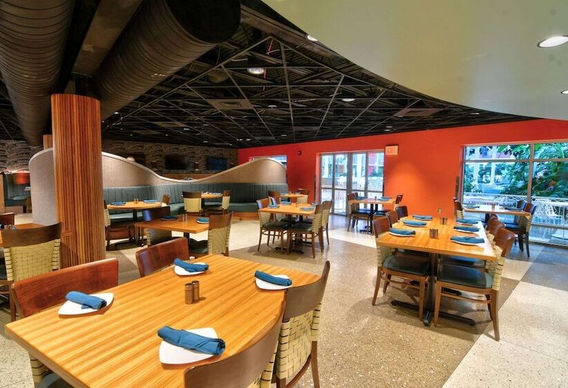 Oasis Hotel & Conv. Center, Ascend Hotel Collection