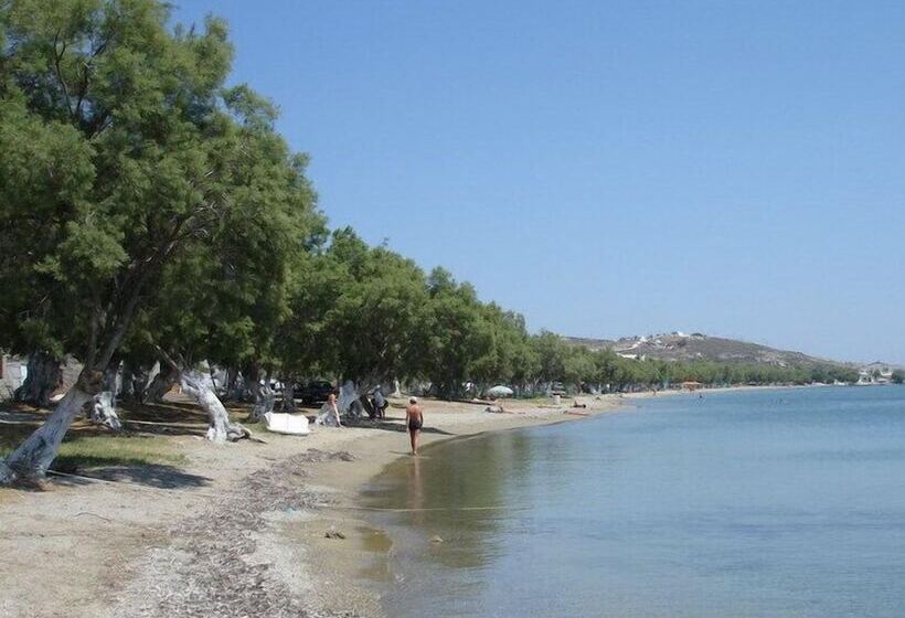 تختخواب و صبحانه Konstantinos
