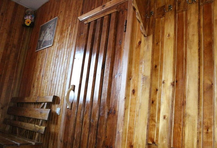 Gostiny Dvor Hotel   Hostel