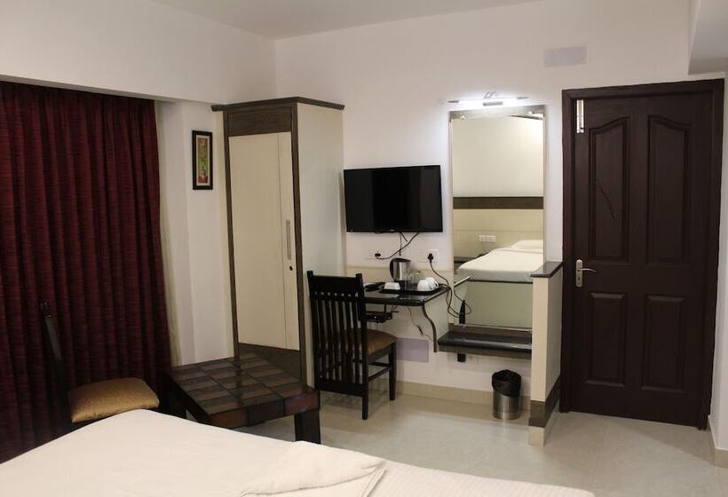 호텔 Karpagam International