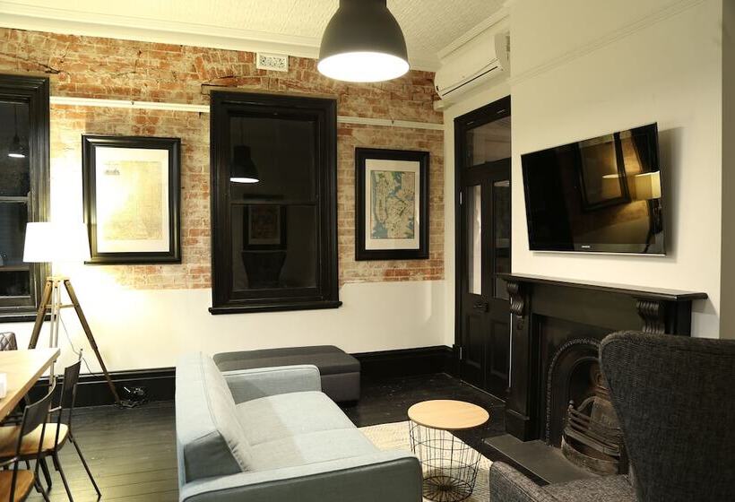 Hollidge House 5 Star Luxury Apartments