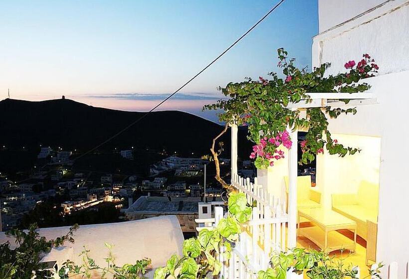 هتل Mariakis Luxury Studios