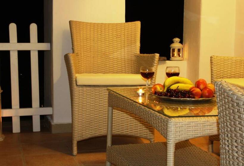 هتل Mariakis Luxury Studios