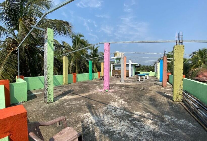 پانسیون Lt Morjim