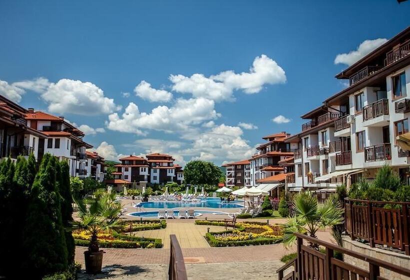 Saint Thomas Apart Complex