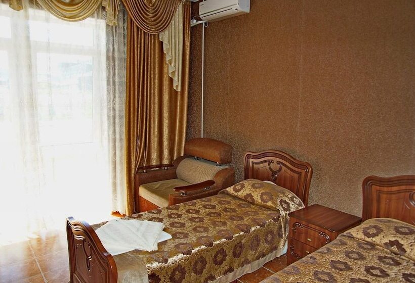 بنسيون Tikhaya Gavan Guest House