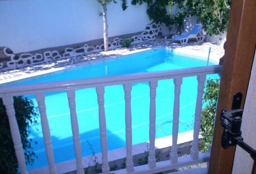 בית מלון כפרי Captain S House
