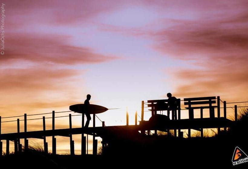 ペンション Surfivor Surf Camp