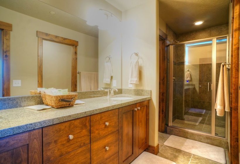 Abode At Mountain Haus