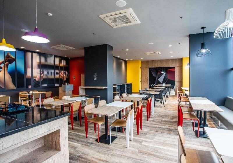 בית מלון כפרי Ibis Palmas Avenida Jk