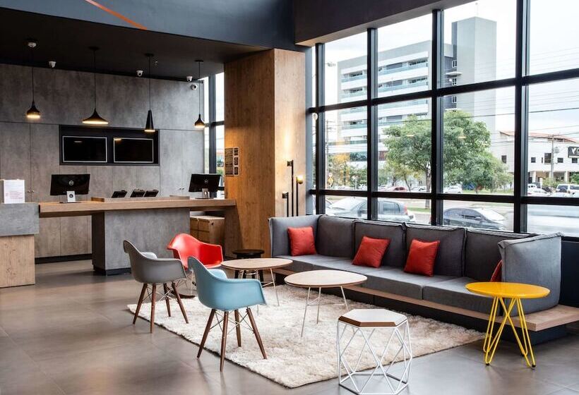 בית מלון כפרי Ibis Palmas Avenida Jk