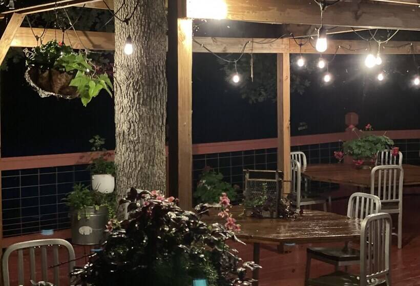 בית מלון כפרי Meramec River Resort