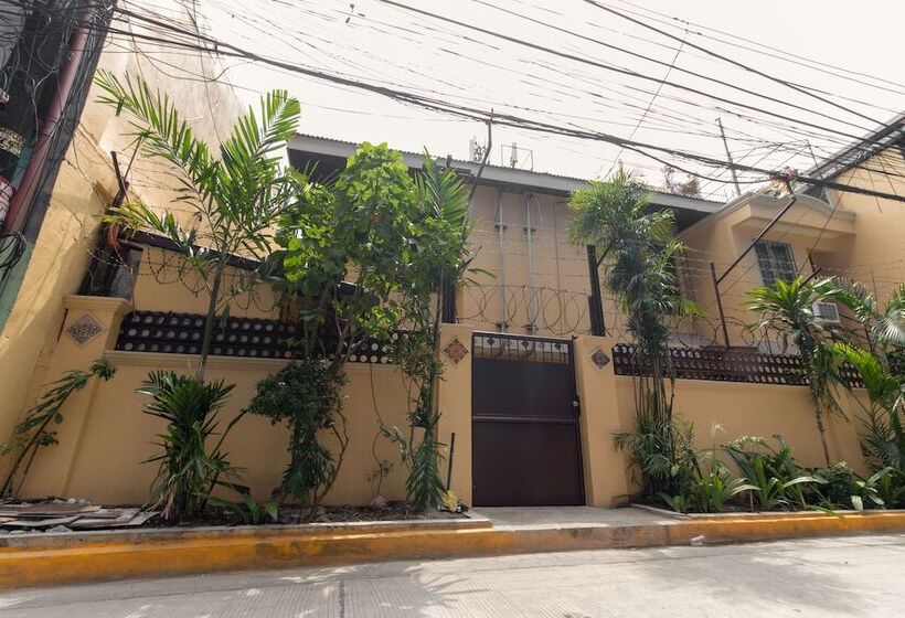 בית מלון כפרי Reddoorz Near Pnr Espana Station