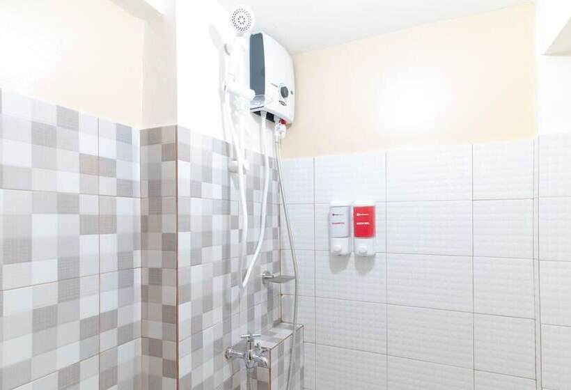 בית מלון כפרי Reddoorz Near Pnr Espana Station