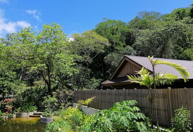هتل The Pristine Villas And Bungalows At Palau Pacific Resort