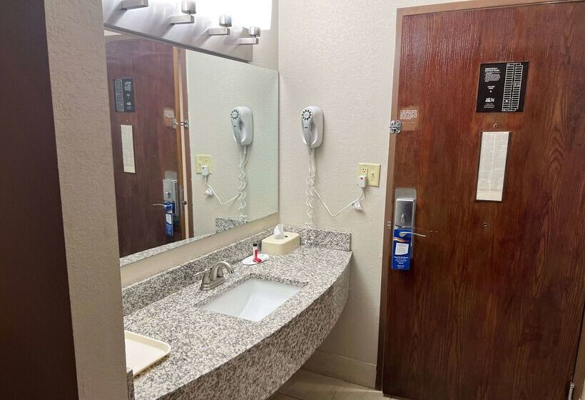 בית מלון כפרי Express Inn