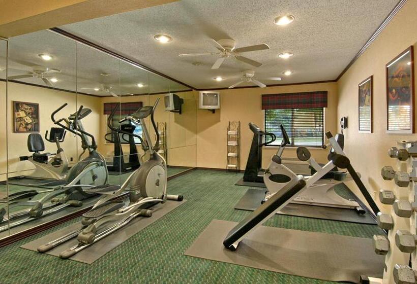 בית מלון כפרי Express Inn