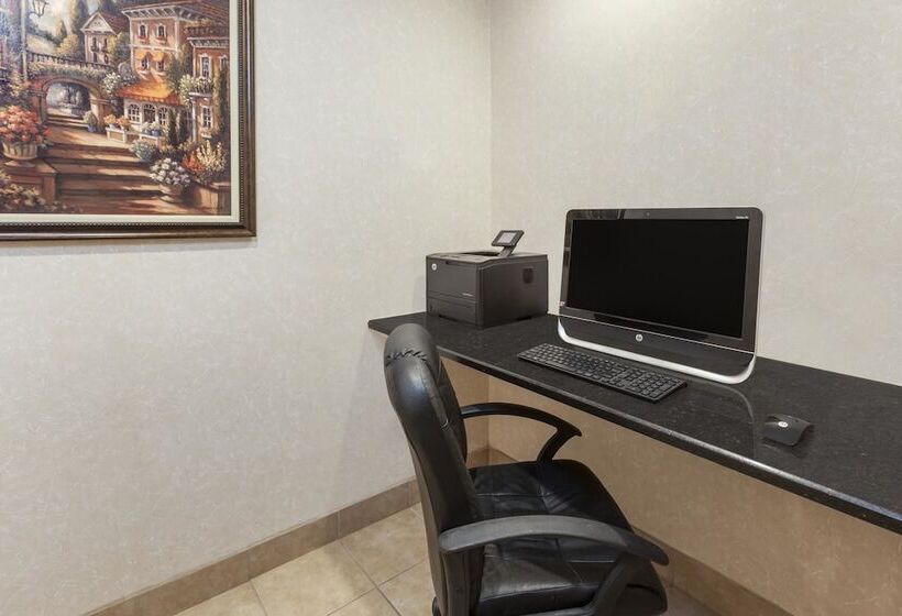 فندق Baymont By Wyndham Jackson