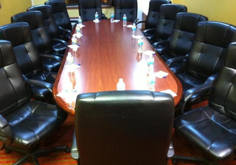 هتل Baymont By Wyndham Springfield Il