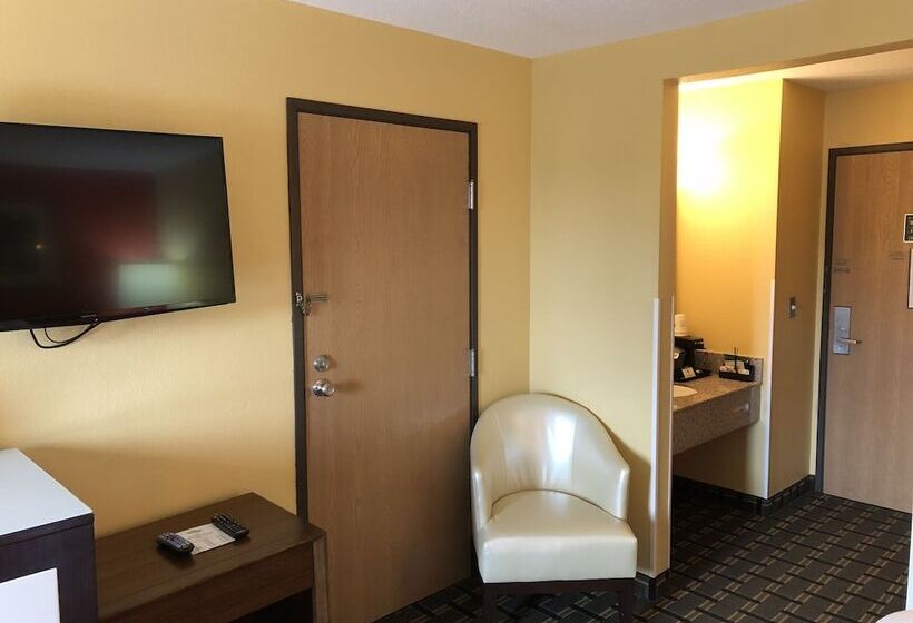 هتل Baymont By Wyndham Springfield Il