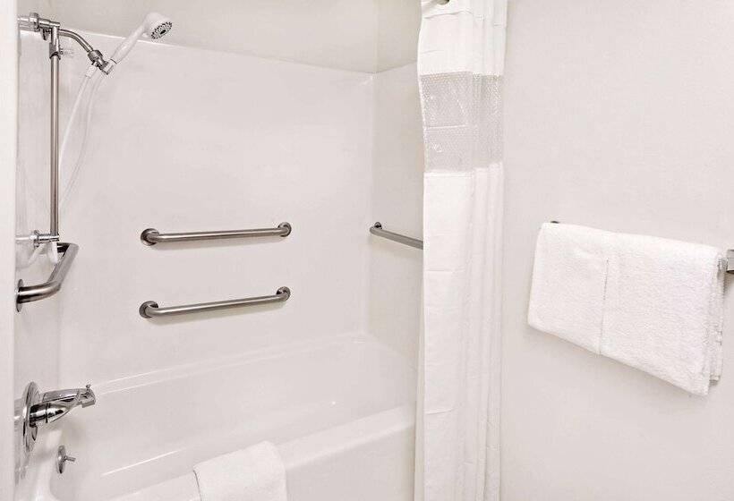 בית מלון כפרי Baymont By Wyndham St. Joseph/stevensville