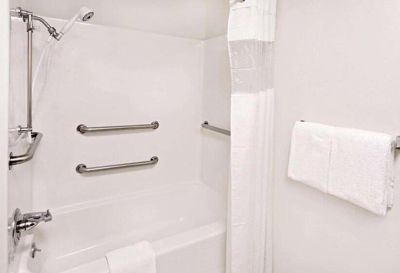 בית מלון כפרי Baymont By Wyndham St. Joseph/stevensville