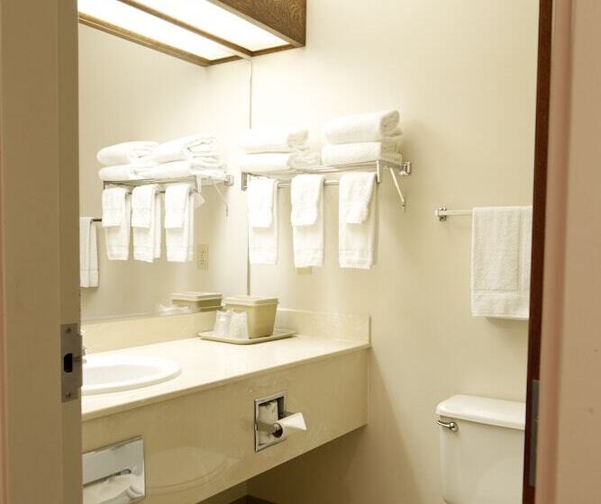 فندق Benny's Colville Inn