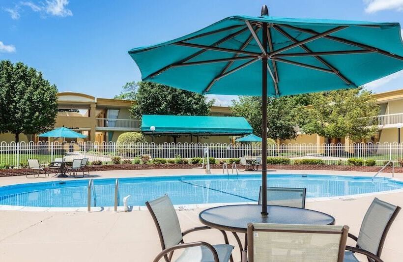 فندق Best Western Battlefield Inn