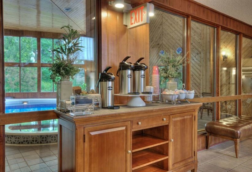 בית מלון כפרי Best Western Clifton Park