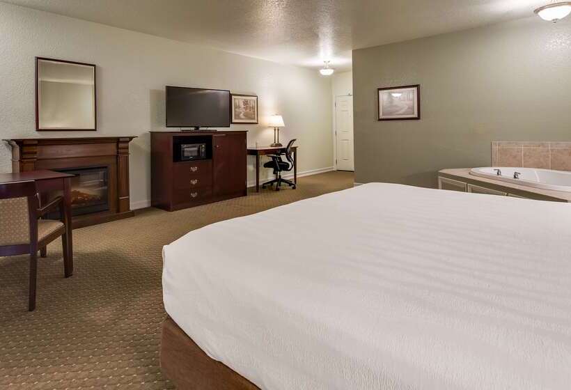 فندق Best Western Plus Bayshore Inn