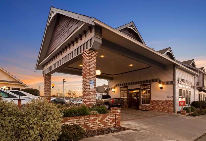 فندق Best Western Plus Bayshore Inn