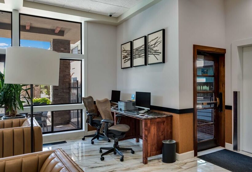 هتل Best Western Plus Canyonlands Inn