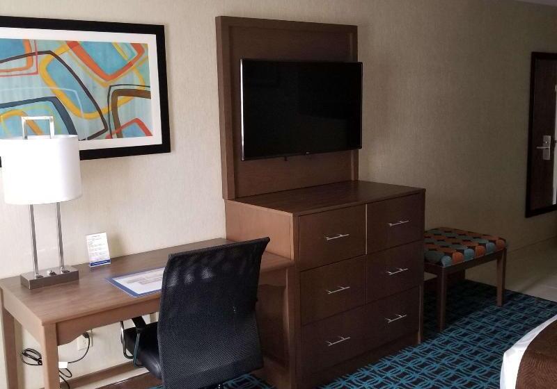בית מלון כפרי Best Western Plus Chelmsford Inn