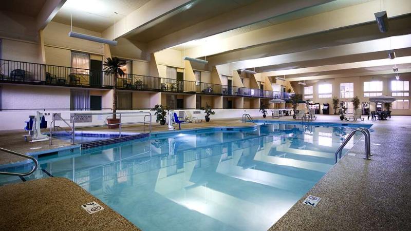 בית מלון כפרי Country Inn & Suites By Radisson, Fergus Falls, Mn