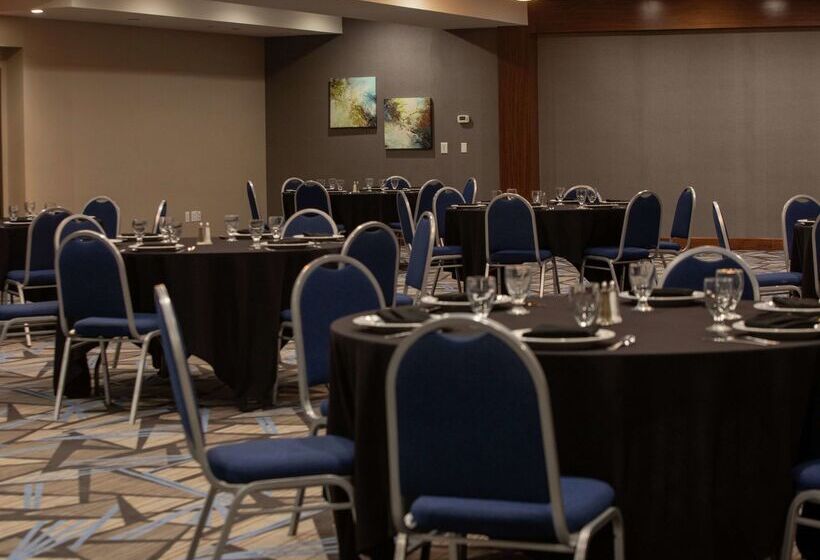 هتل Doubletree By Hilton Omaha Southwest