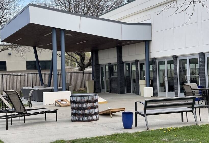 هتل Doubletree By Hilton Omaha Southwest